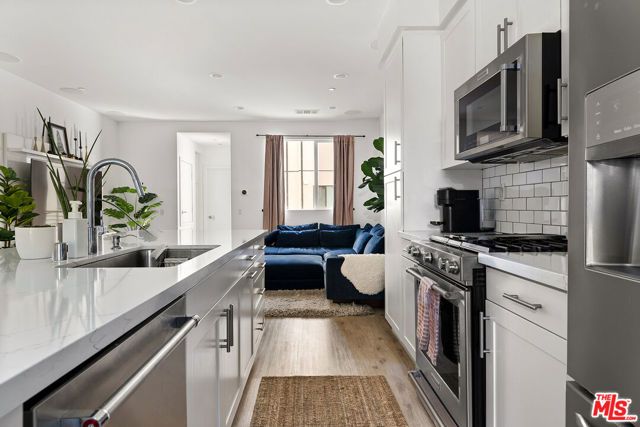118 S Avenue 50 602, Los Angeles, CA 90042