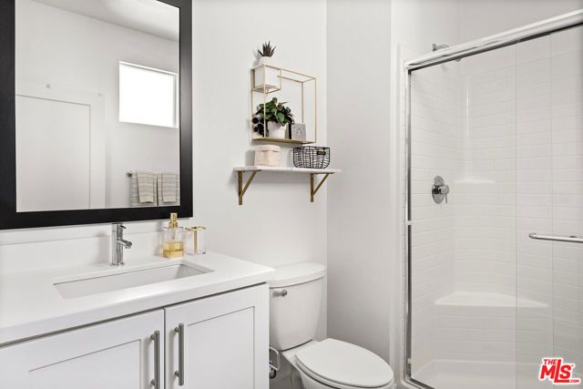 118 S Avenue 50 602, Los Angeles, CA 90042