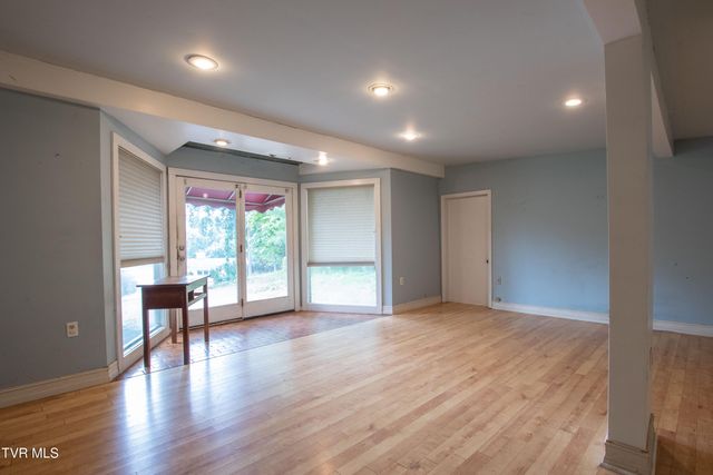 417 Meadow Drive, Bristol, VA 24201