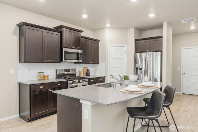 32879 Ten Trails Pkwy SE, Black Diamond, WA 98010