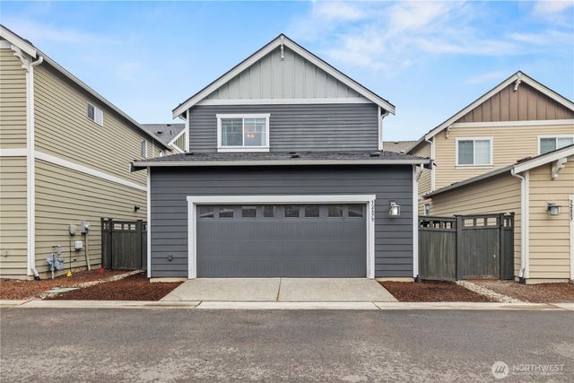 32879 Ten Trails Pkwy SE, Black Diamond, WA 98010