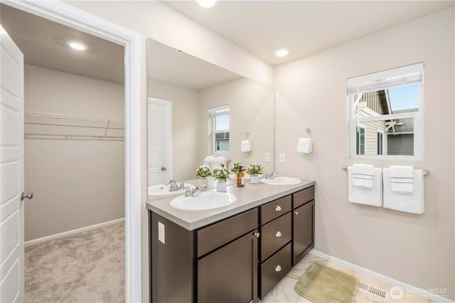32879 Ten Trails Pkwy SE, Black Diamond, WA 98010