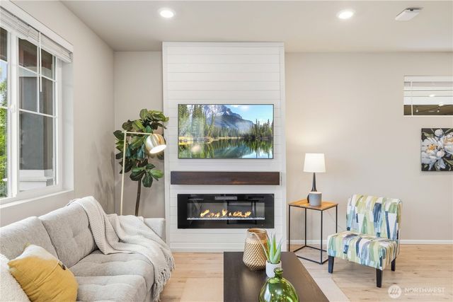 32879 Ten Trails Pkwy SE, Black Diamond, WA 98010