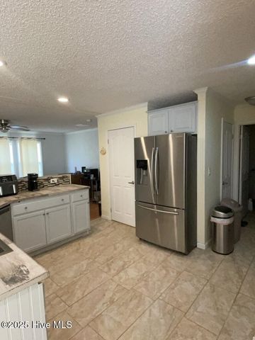 801 Maynard Boulevard, Jacksonville, NC 28546