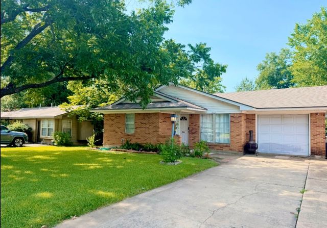 1112 Laguna Drive, Denton, TX 76209