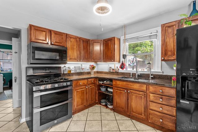 345 Durrell Avenue, Wyoming, OH 45215