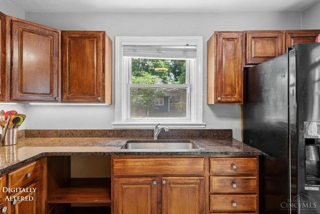 345 Durrell Avenue, Wyoming, OH 45215