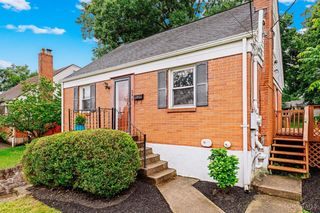 345 Durrell Avenue, Wyoming, OH 45215