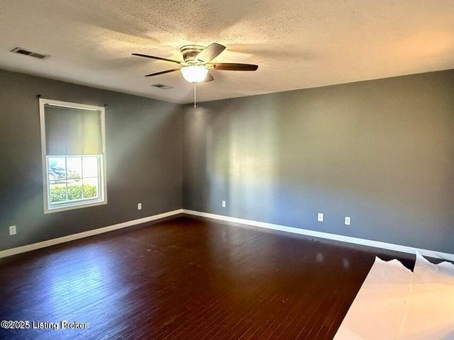 108 Andrea Ct, Bardstown, KY 40004