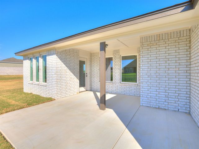 13512 N 60th East Place, Collinsville, OK 74021