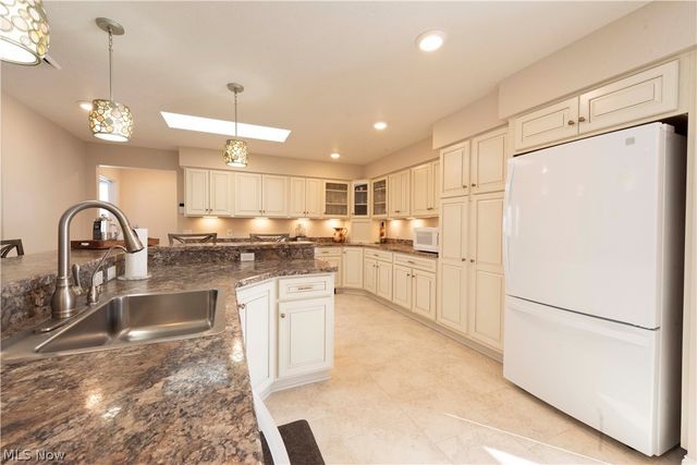 9735 Deerfield Place, Kirtland, OH 44094