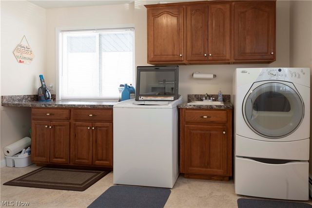 9735 Deerfield Place, Kirtland, OH 44094