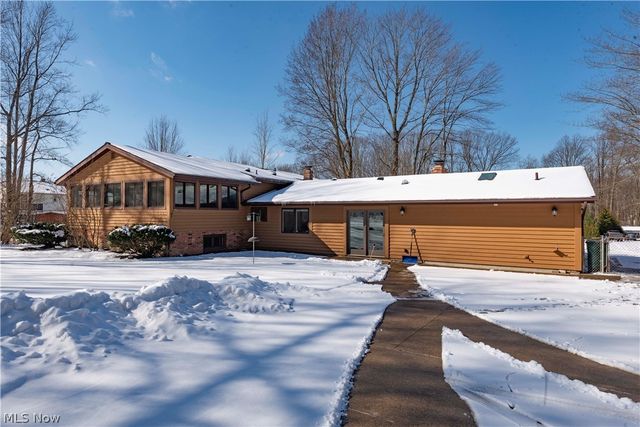 9735 Deerfield Place, Kirtland, OH 44094