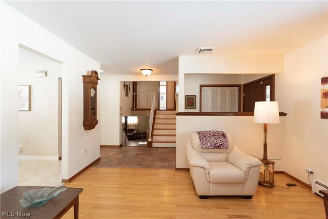 9735 Deerfield Place, Kirtland, OH 44094