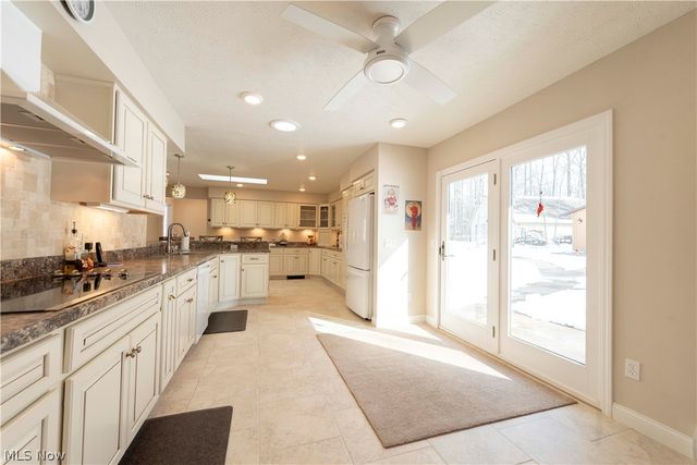 9735 Deerfield Place, Kirtland, OH 44094