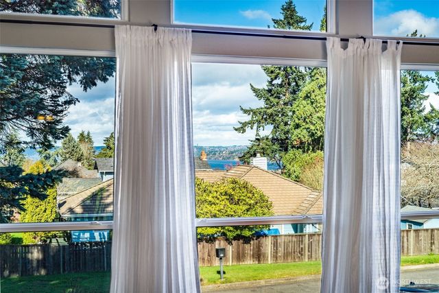 739 SW 298TH Place, Federal Way, WA 98023