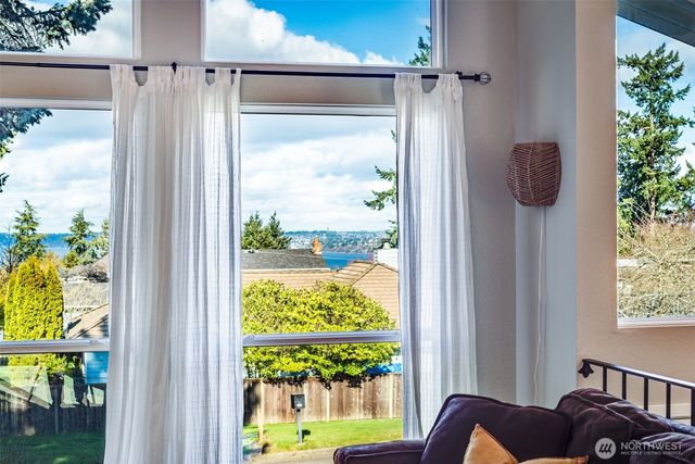 739 SW 298TH Place, Federal Way, WA 98023