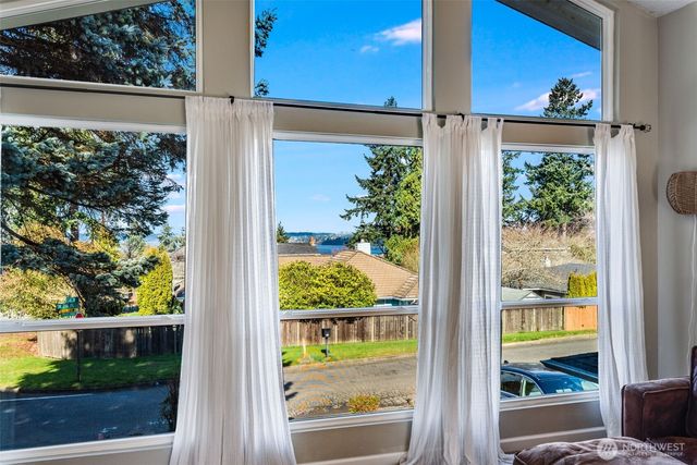 739 SW 298TH Place, Federal Way, WA 98023