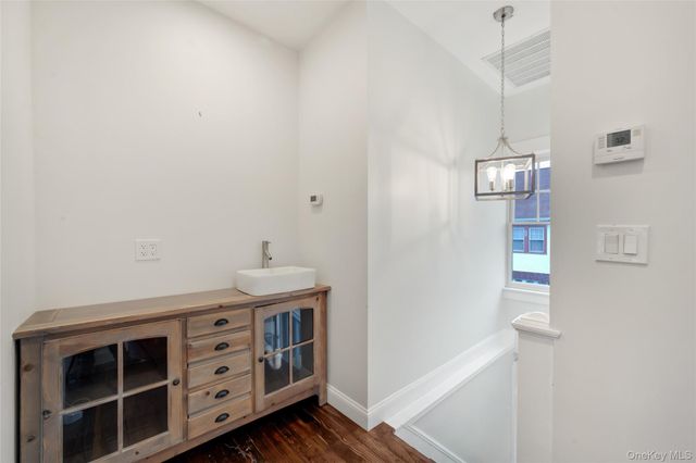 177 Church Street, White Plains, NY 10601