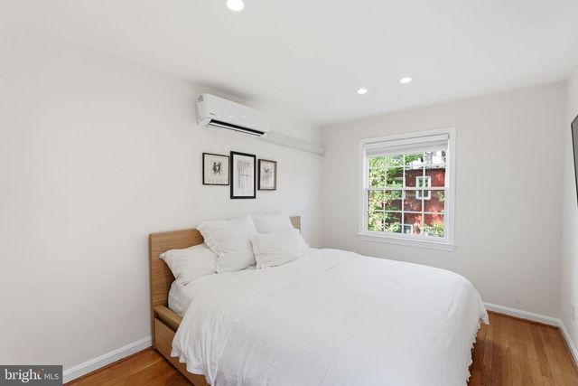 19 SNOWS CT NW, Washington, DC 20037