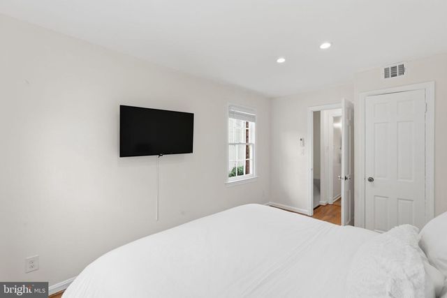 19 SNOWS CT NW, Washington, DC 20037