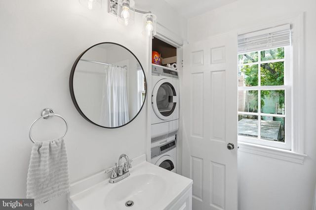 19 SNOWS CT NW, Washington, DC 20037