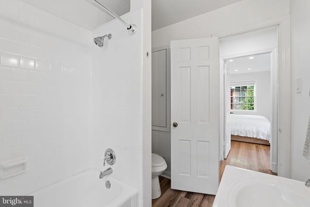 19 SNOWS CT NW, Washington, DC 20037