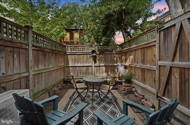 19 SNOWS CT NW, Washington, DC 20037