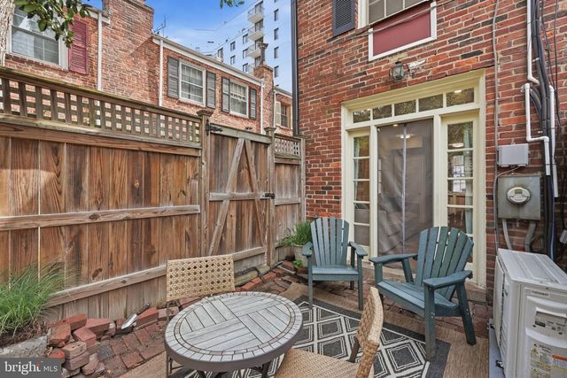 19 SNOWS CT NW, Washington, DC 20037