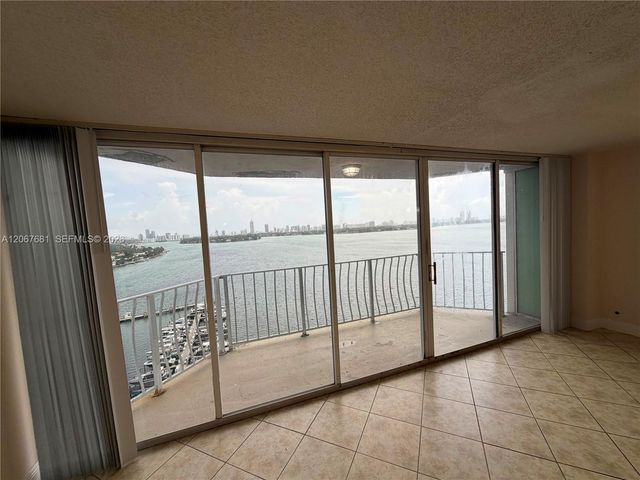 7601 E Treasure Drive 2007, North Bay Village, FL 33141