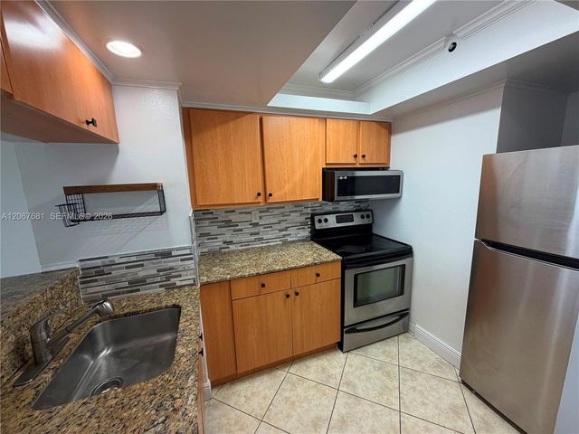 7601 E Treasure Drive 2007, North Bay Village, FL 33141