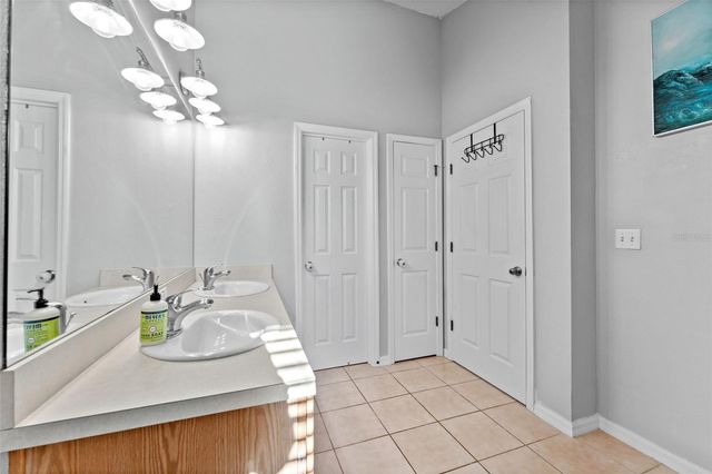 5107 6TH WAY N, St Petersburg, FL 33703