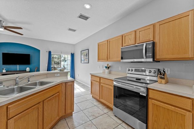 5107 6TH WAY N, St Petersburg, FL 33703