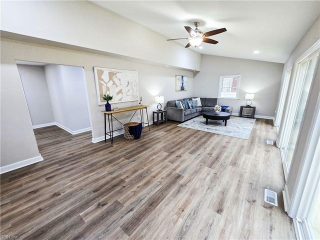 47 Santa Barbara DR, Hampton, VA 23666