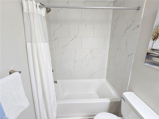 47 Santa Barbara DR, Hampton, VA 23666