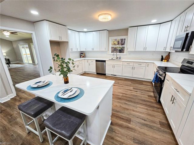 47 Santa Barbara DR, Hampton, VA 23666