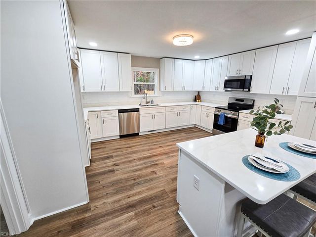 47 Santa Barbara DR, Hampton, VA 23666