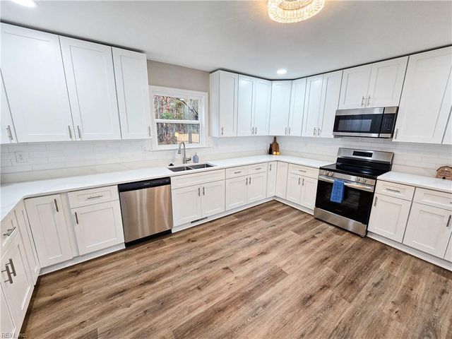 47 Santa Barbara DR, Hampton, VA 23666