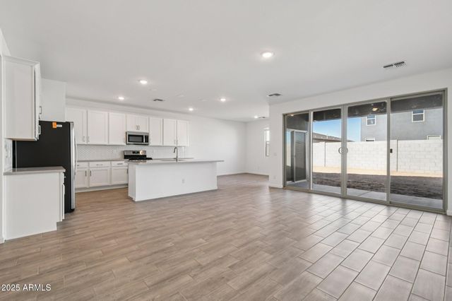 47164 W MELLEN Lane, Maricopa, AZ 85139