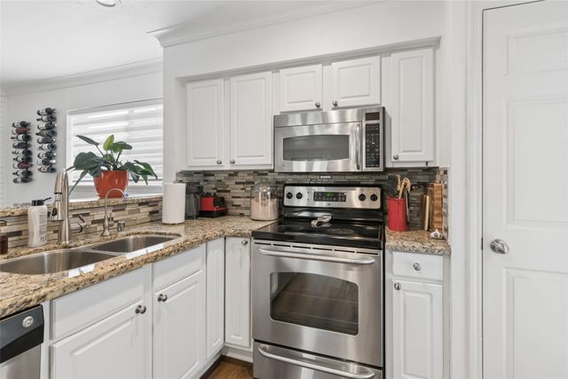 10109 Regal Park Lane 111, Dallas, TX 75230