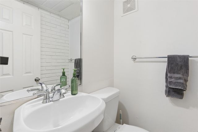 10109 Regal Park Lane 111, Dallas, TX 75230