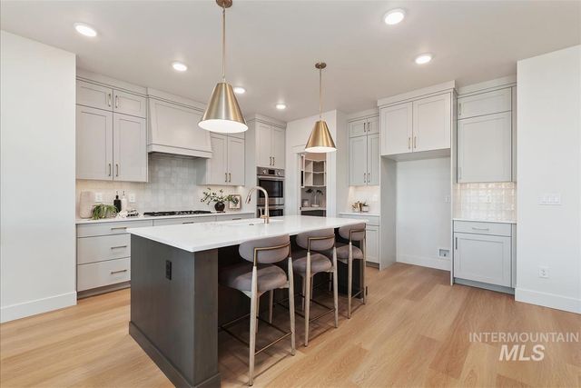 4645 N Alameda Creek Ave, Meridian, ID 83646