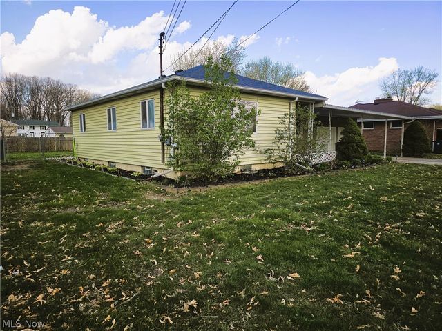 3839 Valacamp SE, Warren, OH 44484