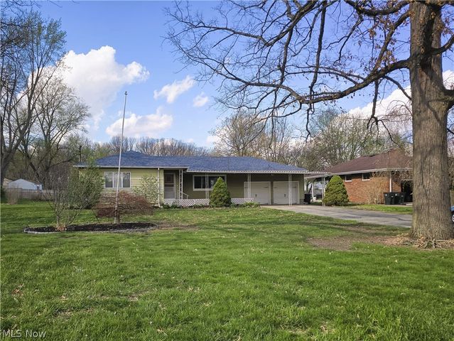 3839 Valacamp SE, Warren, OH 44484