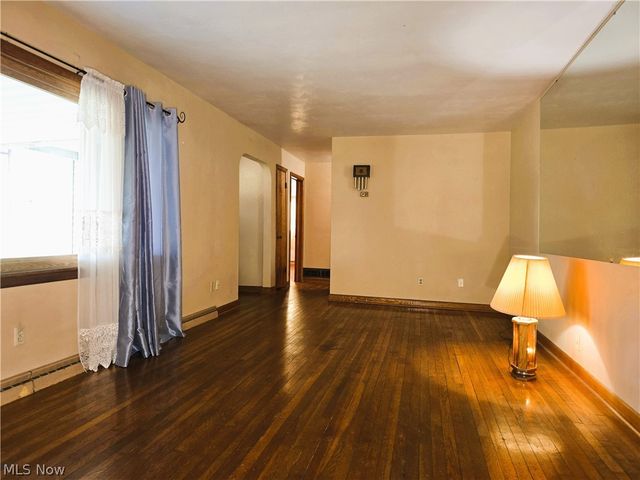 3839 Valacamp SE, Warren, OH 44484
