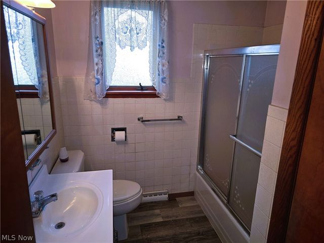 3839 Valacamp SE, Warren, OH 44484