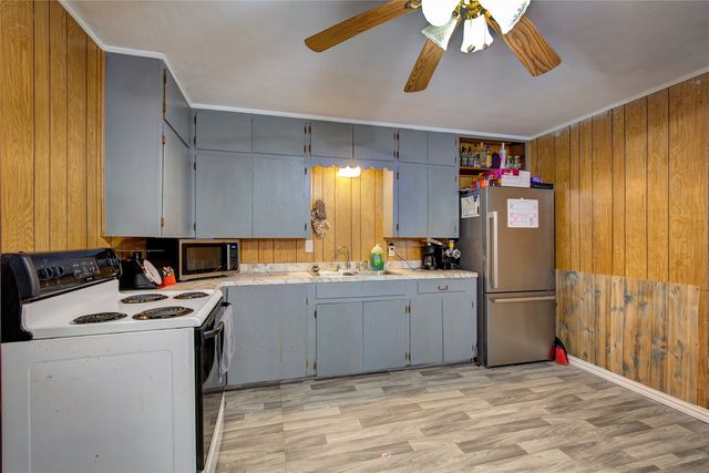 195 N Wood Street, Emory, TX 75440