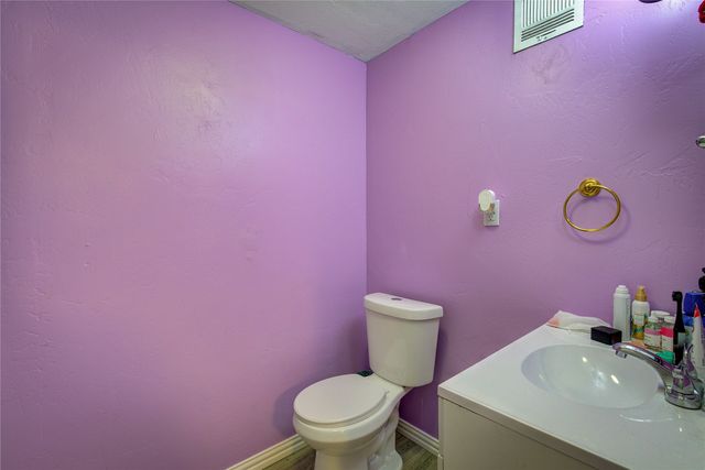 195 N Wood Street, Emory, TX 75440