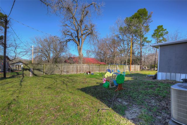 195 N Wood Street, Emory, TX 75440