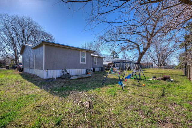 195 N Wood Street, Emory, TX 75440